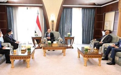 رئيس مجلس القيادة الرئاسي يستقبل القائم باعمال سفارة جمهورية الصين الشعبية