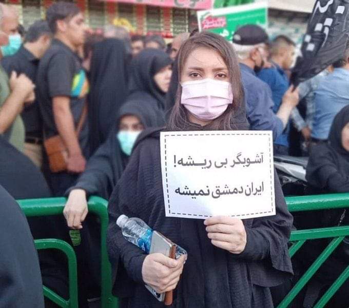 رغم مقتل العشرات والمظاهرات المستمرة.. السلطات الإيرانية تؤكد أنها ستواجه “بكل قوتها”