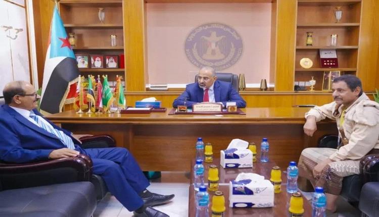 مجلس القيادة الرئاسي يجدد دعمه لسلطة شبوة في ترسيخ الأمن والاستقرار