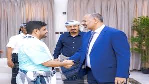 أبو مشعل الكازمي   يثمن قرارالرئيس الزُبيدي إطلاق عملية سهام الشرق لتطهير المحافظة من الإرهاب