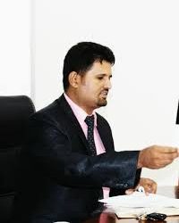 د. باعزب يوجه كافة مكاتب الإعلام بالمديريات  إنجاح حمله التحصين من كورونا .