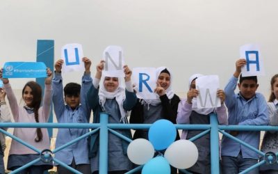 احتجاجات لفلسطينيين أمام “الأونروا” للمطالبة بإعادة بناء منازلهم