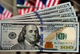 الدولار يرتفع إلى اعلى مستوى منذ20 عاما