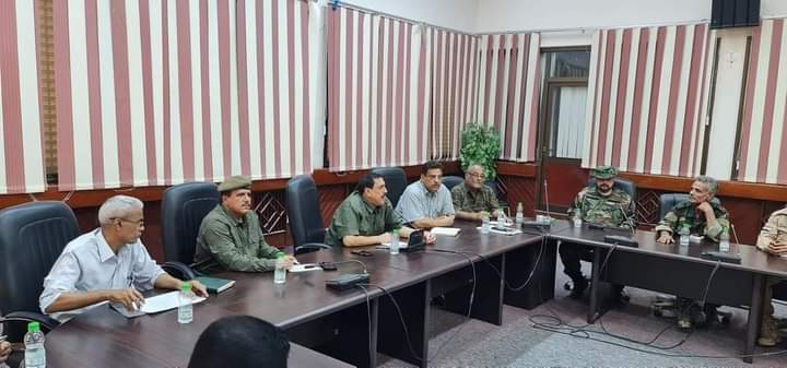 مدير امن عدن يعقد إجتماع موسع للقيادات الأمنية ومدراء مراكز الشرطة