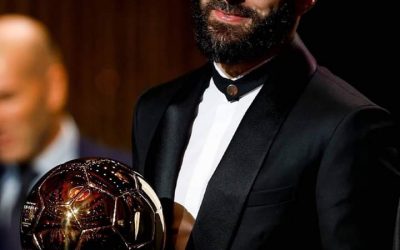 الرئيس الفرنسي  ماكرون يهنئ كريم بنزيما بعد فوزه بالكرة الذهبية