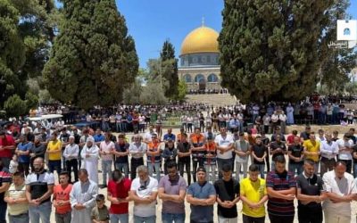 50 ألفا يؤدون صلاة الجمعة في رحاب المسجد الأقصى