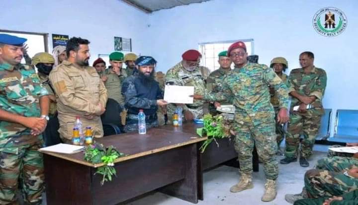 دفعة جديدة من قوات الحزام الأمني تتلقى تدريبات تخصصية نوعية