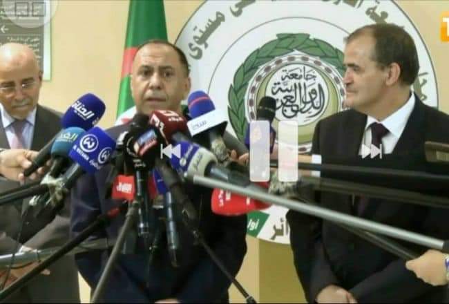 وزير الصناعة والتجارة يبحث مع نظيرة الجزائري تطوير العلاقات الاقتصادية والتجارية بين البلدين