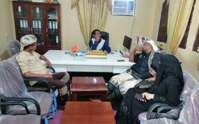 مدير عام خنفر “اليوسفي” يلتقي بفريق منظمة كير لمناقشة عدد من المواضيع المتعلقة بعمل المنظمة بالمديرية
