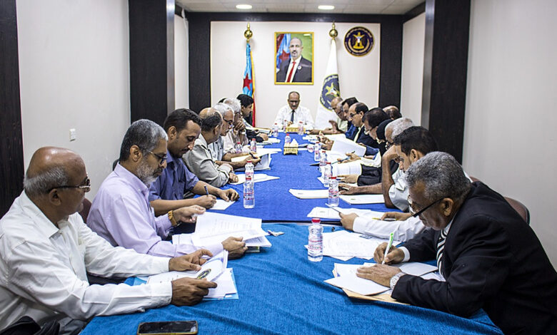 برئاسة الجعدي الأمانة العامة للانتقالي تناقش تقرير تقييم أداء الدوائر والهيئات المحلية للمجلس بمحافظات الجنوب للفصل الثالث