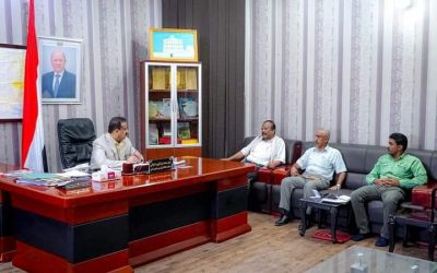 محافظ شبوة بن الوزير يكلف لجنة للنزول الميداني للوقوف على طبيعة المشاكل المتعلقة بالأراضي في مديرية الروضة