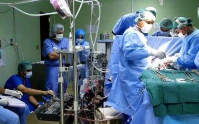 سابقة في التاريخ الطبي: عملية جراحية ناجحة لإزالة كتلة ورم وزنها 70 كلغ