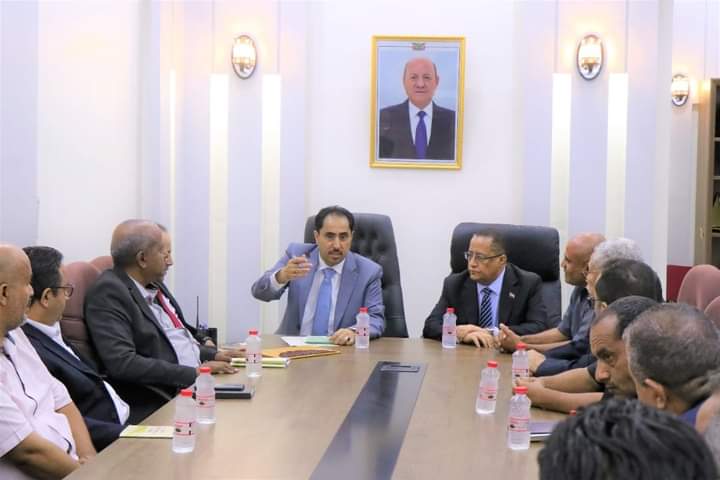 البكري يستقبل الخبجي ويستعرض معه القضايا المتعلقة بالجانب الرياضي والشبابي ويسلّم نادي حبيل جبر التصريح النهائي