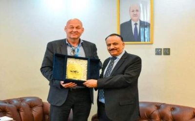 وزير النقل يكرم الممثل المقيم لبرنامج الأمم المتحدة الإنمائي في اليمن