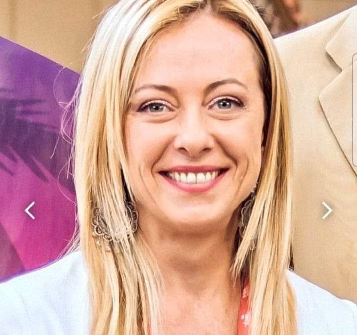 مساعد لرئيسة وزراء إيطاليا يحذر فرنسا من تصعيد الخلاف بشأن اللاجئين