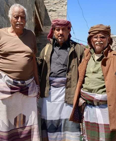 رئيس الهيئة التنفيذية لانتقالي سرار يزور المناضل العميد الخضر محمد الحنشي