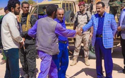 محافظ شبوة بن الوزير يوجه باستكمال توسعة وسفلتت شارع الشهيد قطن ويتفقد عدد من المرافق والطرق بالمحافظة