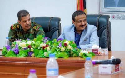 محافظ شبوة بن الوزير يعقد اجتماعا مع مجلس عتق الأهلي ويناقش معهم عدد من القضايا المتعلقة بالمتطلبات الخدمية لأبناء المدينة