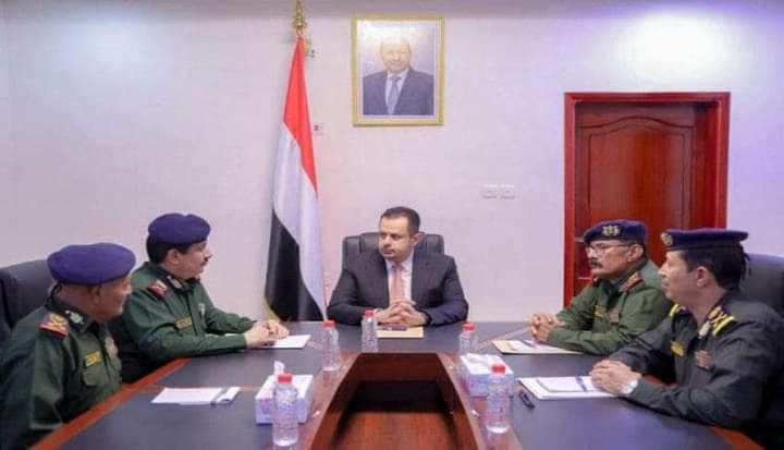 تفاصيل اجتماع رئيس الوزراء ووزير الداخلية في عدن