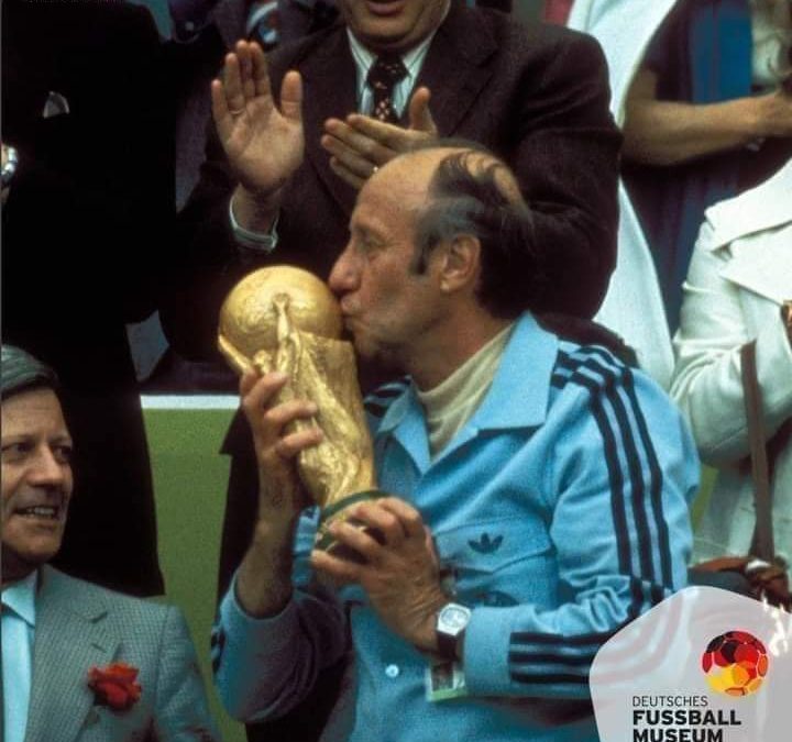 بعض إحصائيات المدربين في كأس العالم :