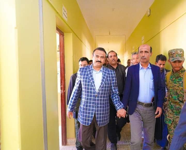 محافظ شبوة بن الوزير يتفقد سير العمل في قطاع التربية والتعليم ويوجه بمعالجة العديد من المشاكل التي تواجه عمل ونشاط القطاع