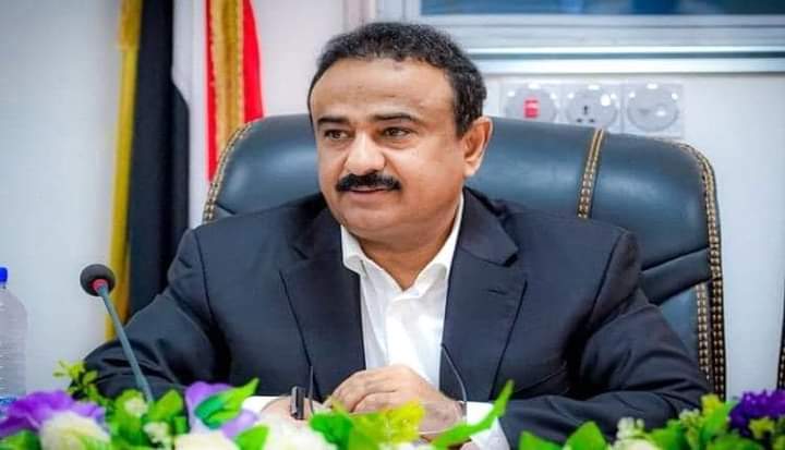 محافظ شبوة يوجه باعتماد إكرامية سنوية لأسر الشهداء والمناضلين