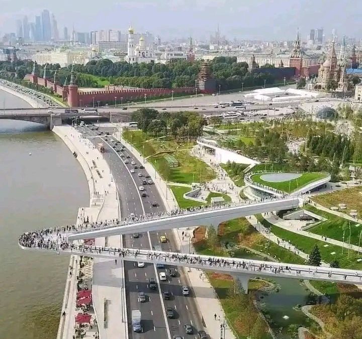 معجزة هندسية . جسر روسي معلق دون دعامات
