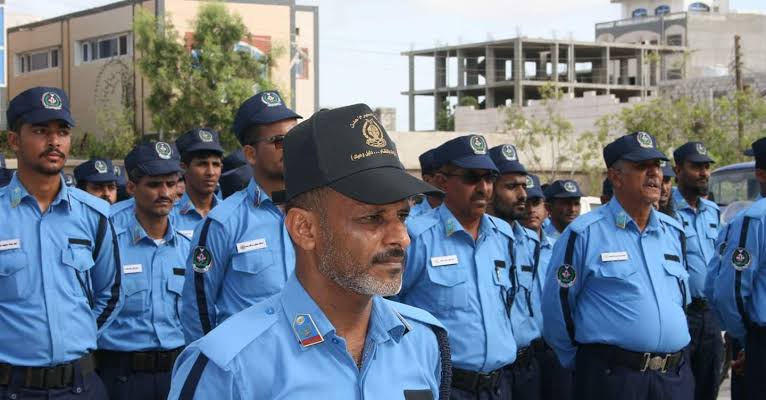 مدير عام شرطة مرور العاصمة يوقف أحد أفراده ويحيله الى المجلس التأديبي