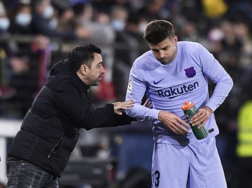 تشافي: بيكيه ضمن الأفضل في تاريخ برشلونة