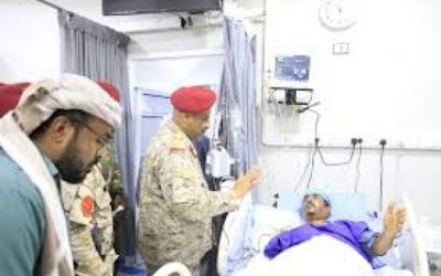 اللواء التميمي يزور جرحى واقعة مسجد الزيار بمديرية يبعث