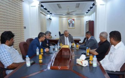 وزير التخطيط يناقش مع محافظ سقطرى الاحتياجات الخدمية والتنموية بالمحافظة