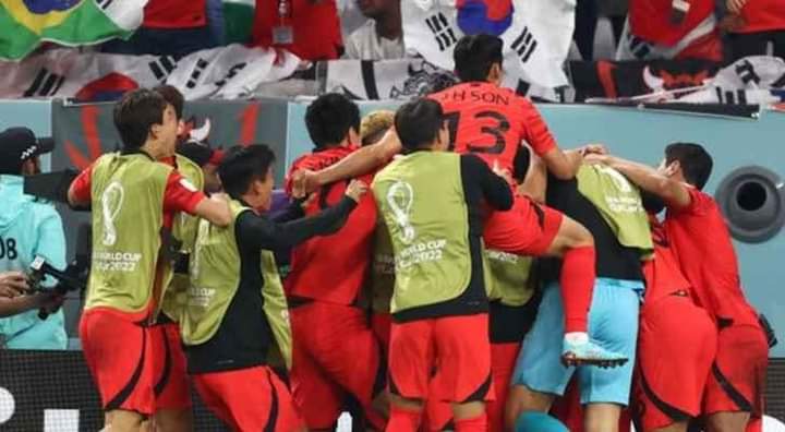 كأس العالم 2022: كوريا الجنوبية تفاجئ الجميع وتهزم البرتغال لتعبر إلى ثمن النهائي والأوروغواي وغانا خارج المونديال