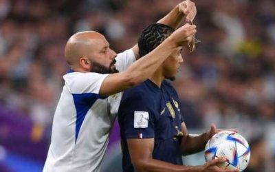خطأ فادح من قبل حكم مباراة فرنسا وبولندا