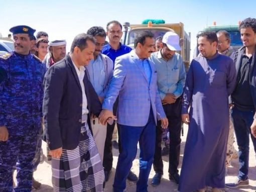 محافظ شبوة بن الوزير يطلع على تجهيزات استئناف العمل في مشروع تأهيل جسر الحاضنة المدخل الغربي لمدينة عتق