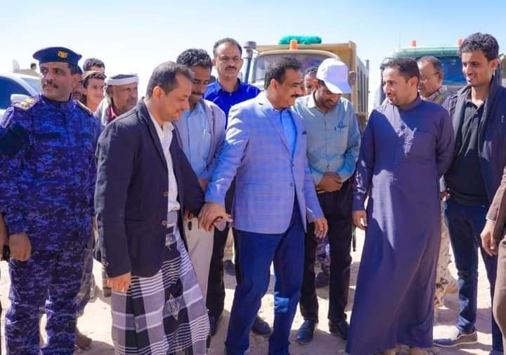 محافظ شبوة بن الوزير يطلع على تجهيزات استئناف العمل في مشروع تأهيل جسر الحاضنة المدخل الغربي لمدينة عتق