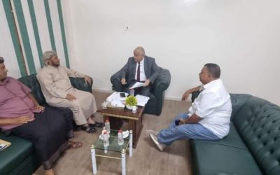 لمناقشةاحتياجات سقطرى..  وزير الخدمة المدنية والتأمينات يلتقي محافظ سقطرى في عدن