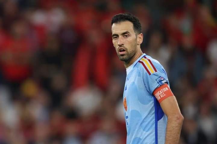 بوسكيتس يُعلن اعتزاله اللعب دوليًا مع منتخب إسبانيا