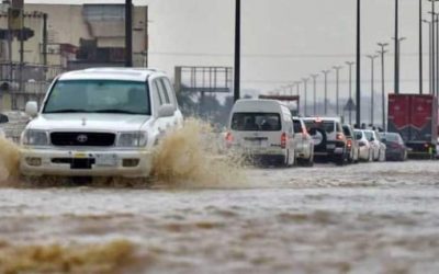 أمطار غزيرة تضرب السعودية تصل إلى حد السيول في مكة والمدينة