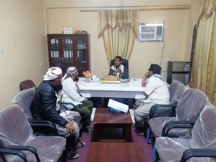 مدير عام خنفر اليوسفي يلتقي باللجنة الأهلية لحي المثلث والآثار بجعار