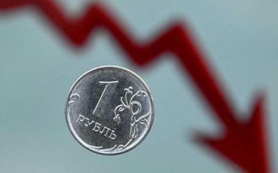 الروبل الروسي يهبط لأدنى مستوى في 8 أشهر