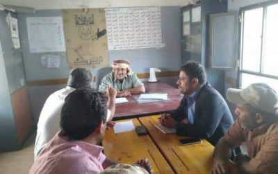 مدير عام مكتب النقل بمحافظة أبين يلتقي بمأموري لودر ومودية