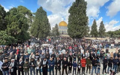 70 ألفاً يشهدون صلاة الجمعة في «الأقصى»
