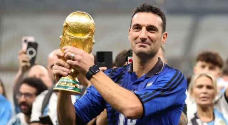 تكريم  لمدرب منتخب الأرجنتين في مسقط رأسه