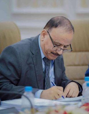 وزير النقل يصدر قرار وزاري بشأن تعديل لائحة تنظيم اجور خدمات وانشطة الموانىء البرية