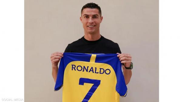 كرستيانو رونالدو يظهر بفانيلة النصر السعودي و يدلي بتصريح بعد التوقيع