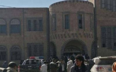 مواطنون يتهمون قاضي في محكمة الحجرية في محافظة تعز بالتلاعب بالقضايا مقابل الحصول على الأموال