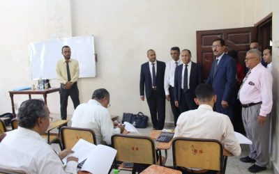 وزير الصناعة الاشول  يدشن الدفعة الأولى لامتحانات المحاسب القانوني حملة الماجستير والبكالوريوس
