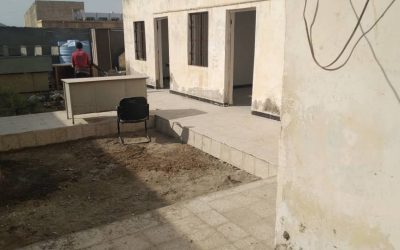 بتوجيهات المحافظ ابن الوزير.. استمرار العمل بتأهيل وترميم المجمع الإداري القديم برضوم