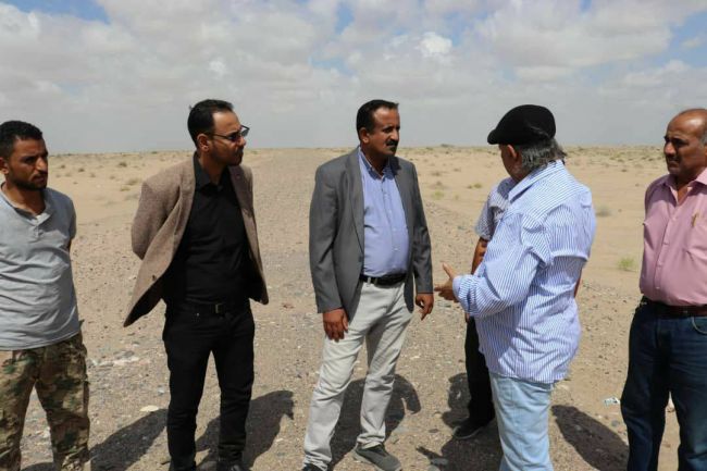 الوكيل النوبة يطلع على المساحة المخصصة لأراضي أسر الشهداء بعدن