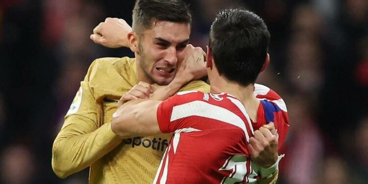 إيقاف لاعبين من برشلونة وأتلتيكو مباراتين